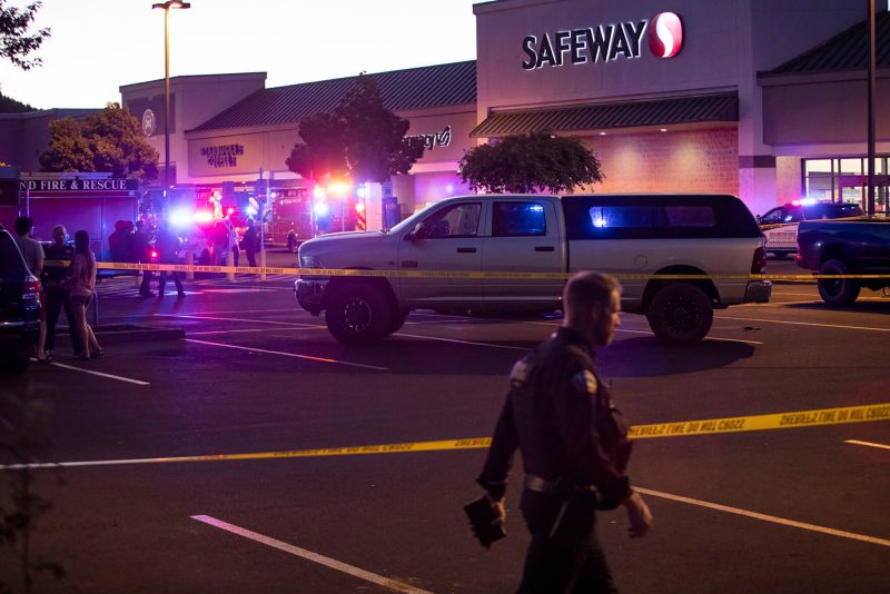 Bend, Oregon shooting Victim fought to disarm gunman during Oregon grocery store shooting that left 2 dead, police say pic