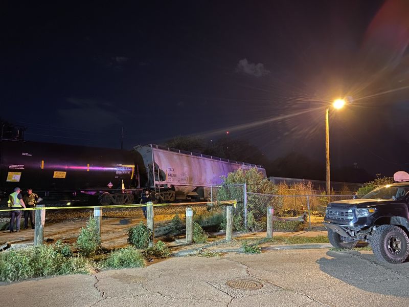 El Paso, Texas: Conductor Killed In Train Derailment | CNN