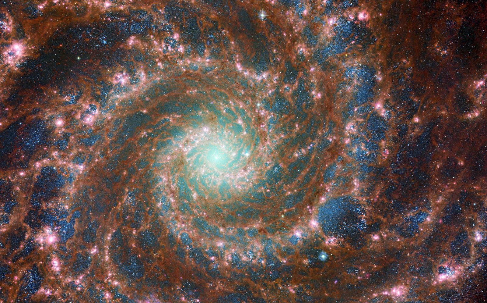 https://media.cnn.com/api/v1/images/stellar/prod/220830110946-james-webb-telescope-phantom-galaxy.jpg?c=original