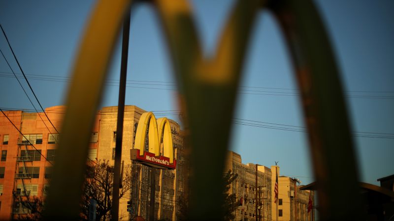 Le PDG de McDonald’s annonce des licenciements à venir