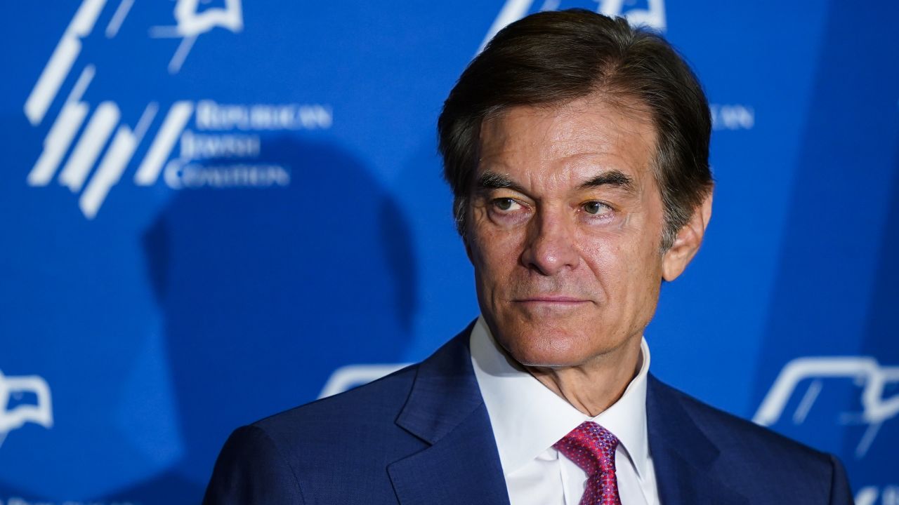 Mehmet Oz, a Republican candidate for U.S. Senate in Pennsylvania, takes part in a Republican Jewish Coalition event in Philadelphia, Wednesday, Aug. 17, 2022.