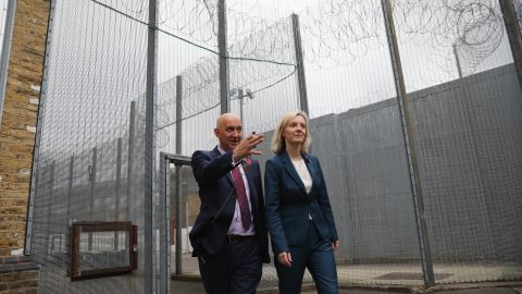 Truss faces the challenge of paving the way for the Conservative Party, which has been in power for 12 years and half of which has been bitterly divided over Brexit.