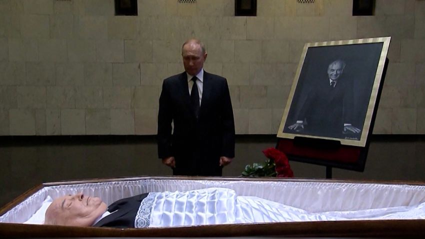 video thumbnail putin gorbachev coffin