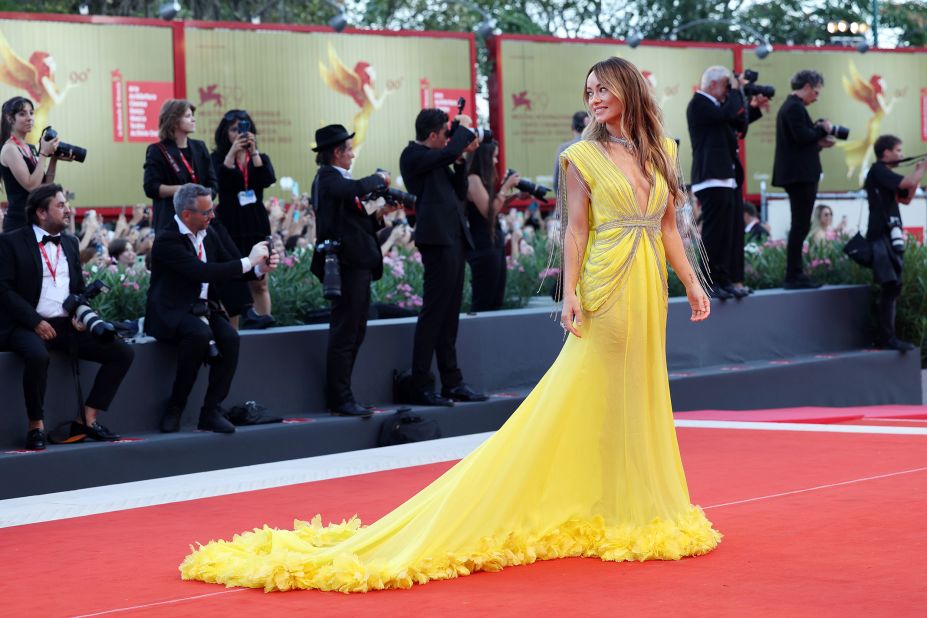 Olivia Wilde wore a romantic yellow Gucci gown for the premiere of "Don't Worry Darling."