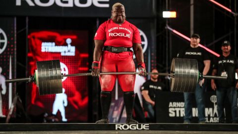 Walcott performs a deadlift during the competition. 