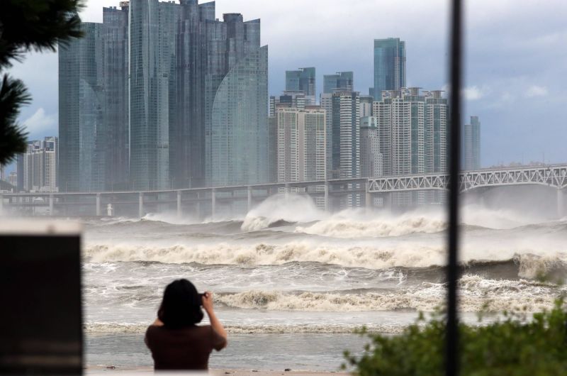 Typhoon Hinnamnor: Seven Drown In Flooded South Korean Parking Lot As ...