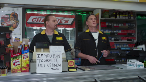 Brian O'Halloran as Dante Hicks and Jeff Anderson as Randal Graves in a scene from