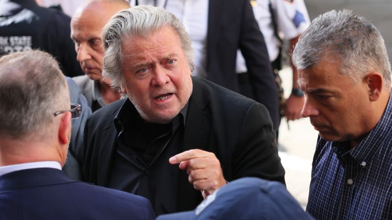 ATUALIZAÇÕES AO VIVO: Steve Bannon condenado a quatro meses de prisão