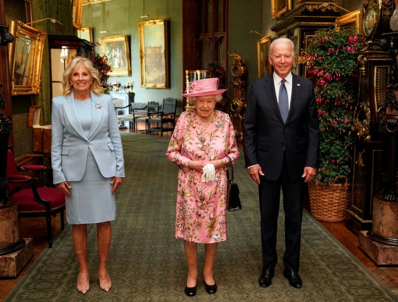 Biden bergabung dengan para pemimpin dunia dalam berkabung atas kematian Ratu Elizabeth II