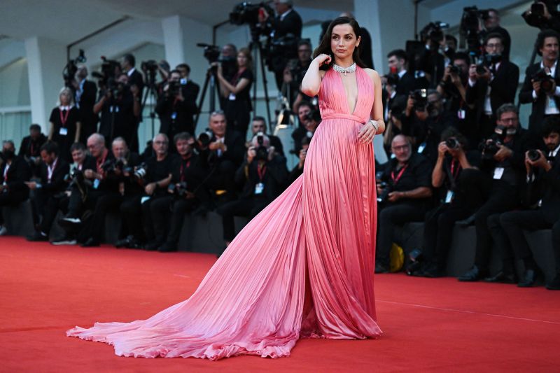 Ana de Armas cries as ‘Blonde’ receives 14-minute standing ovation in Venice | CNN