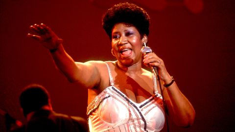 Aretha Franklin performs in Chicago in March 1992. 