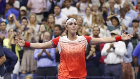 Jabeur mencapai final Wimbledon dan AS Terbuka tahun lalu, tetapi gagal lolos ke pekan kedua Australia Terbuka tahun ini. 