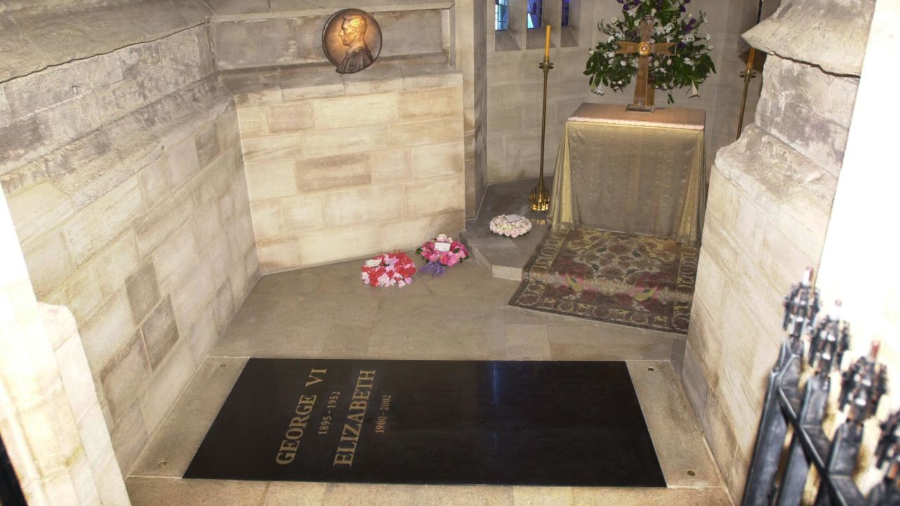 The George VI Memorial Chapel in St. George's Chapel, Windsor, where the Queen's father and mother were interred. A casket containing the ashes of the Queen's sister, Princess Margaret, is also in the vault. 