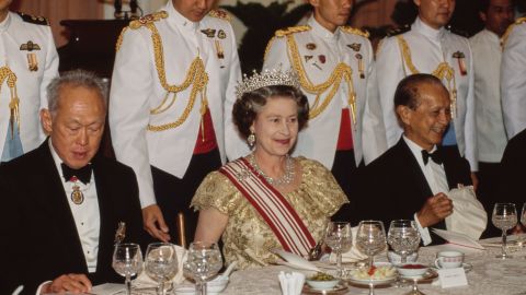 Queen Elizabeth II pictured with the late Lee Kuan Yew and then-president Wee Kim Wee during her visit to Singapore in 1989.