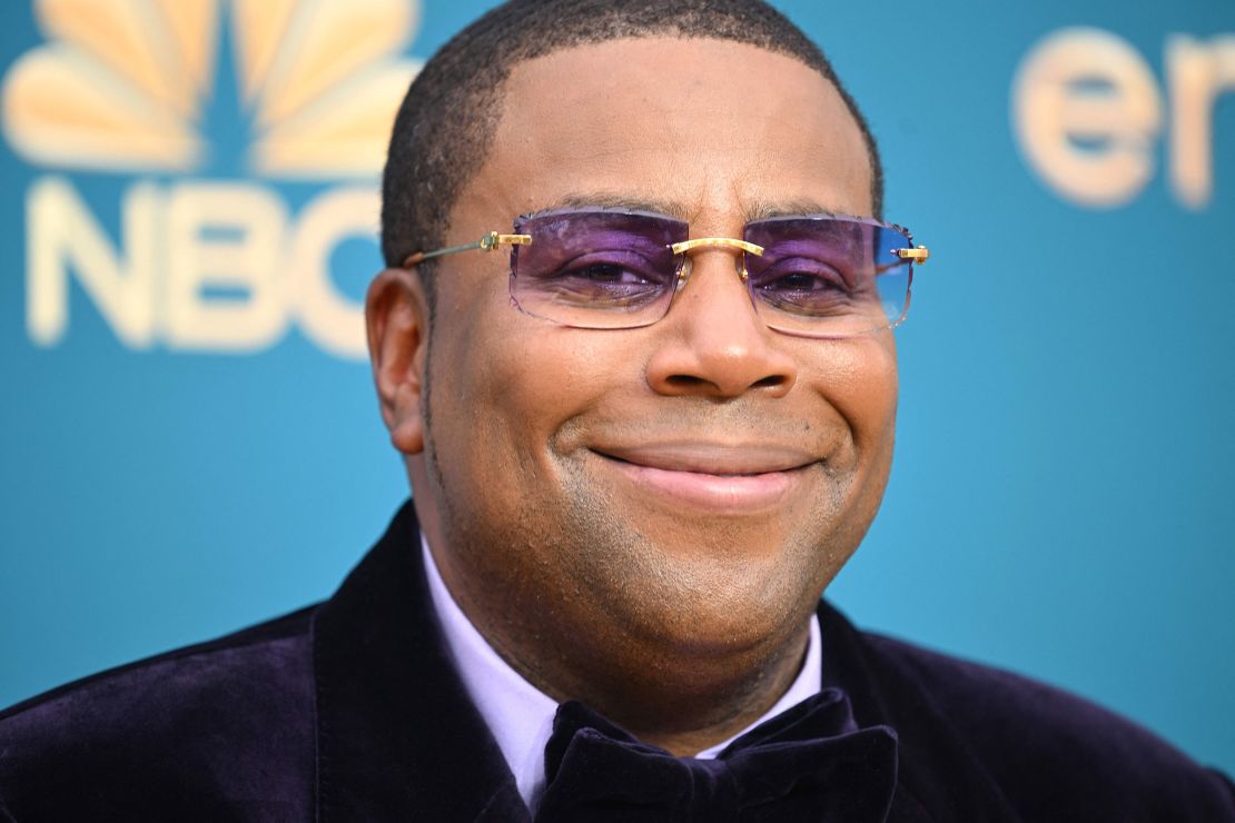 Awards host Kenan Thompson in a velvet tux. 