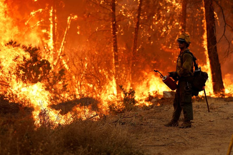 California’s raging Mosquito Fire destroys 25 homes before pushing deeper into forested areas, sending smoke into Nevada | CNN