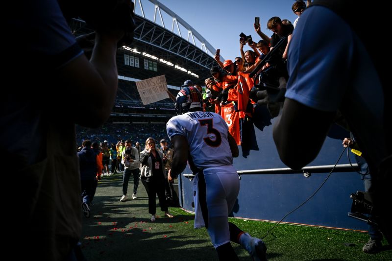 Russell Wilson booed in return to Seattle as Denver Broncos lose to Seahawks photo