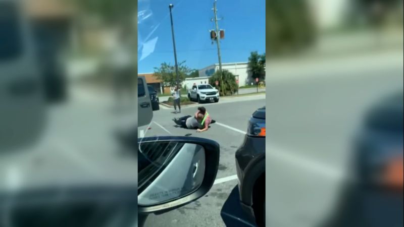 Chick-fil-A worker praised for helping woman with kidnapped baby, deputies say Chick-fil-A worker praised for helping woman with kidnapped baby, deputies say
