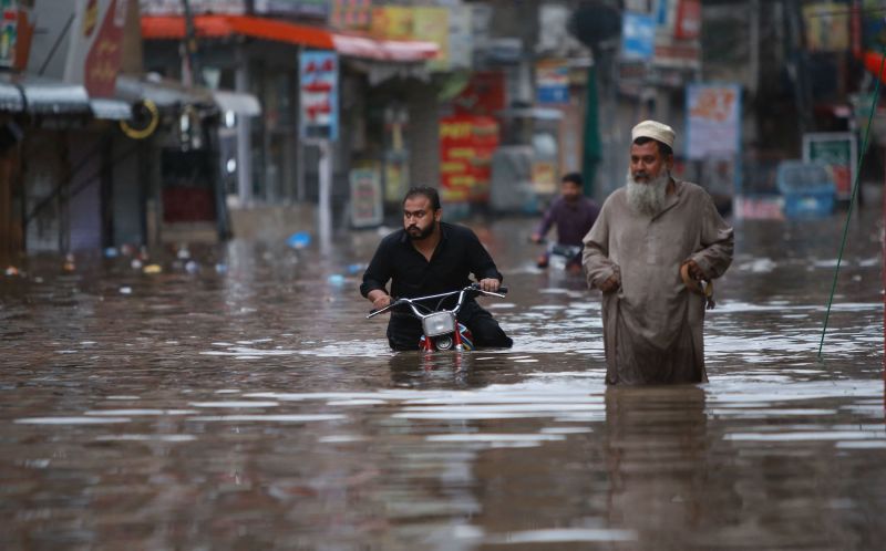 Pakistan Floods: Experts Slam 'pittance' In Aid As They Find Climate ...