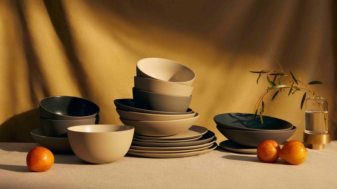 Material Kitchen's bowl and board are made from sugarcane