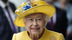 LONDON, ENGLAND - MAY 17: Queen Elizabeth II attends the Elizabeth line's official opening at Paddington Station on May 17, 2022 in London, England. (Photo by Andrew Matthews - WPA Pool/Getty Images)