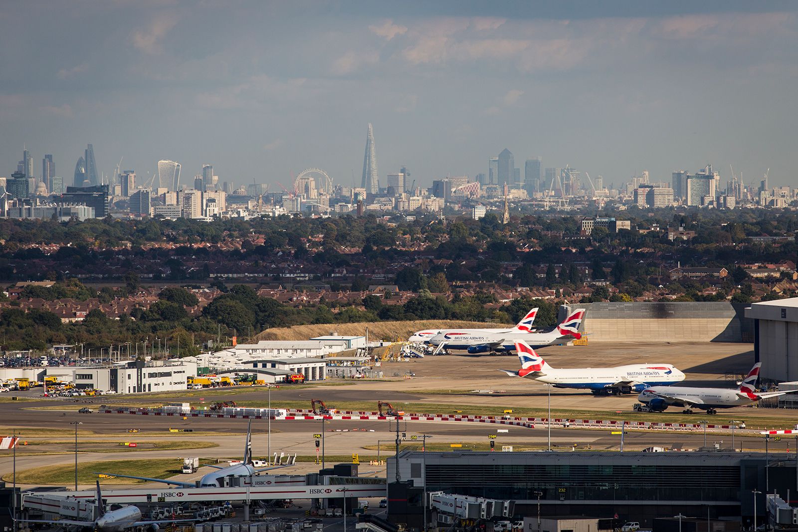 Queen Elizabeth II's funeral to impact flights at Heathrow Airport - ABC  News