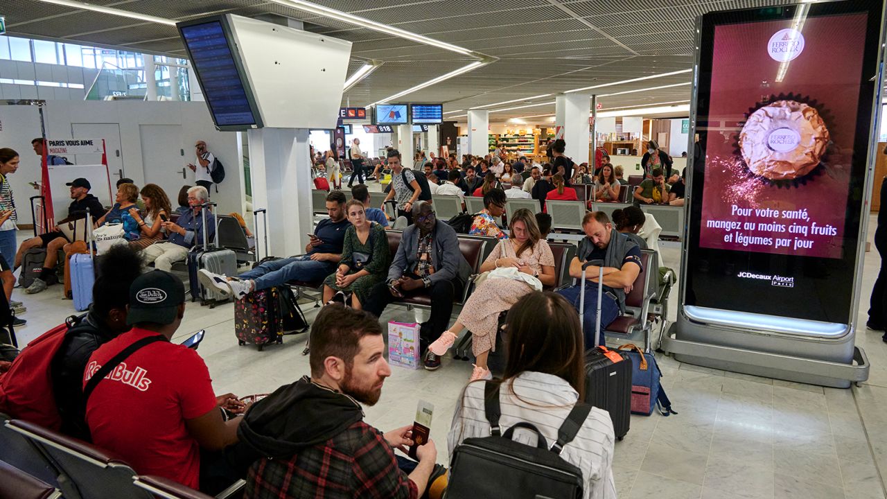 European Airline Crisis Government Takes Control - 3qrvyjg