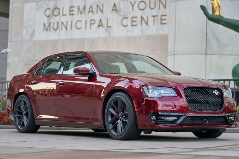 Why the latest Chrysler 300 is missing a supercharged V8 CNN