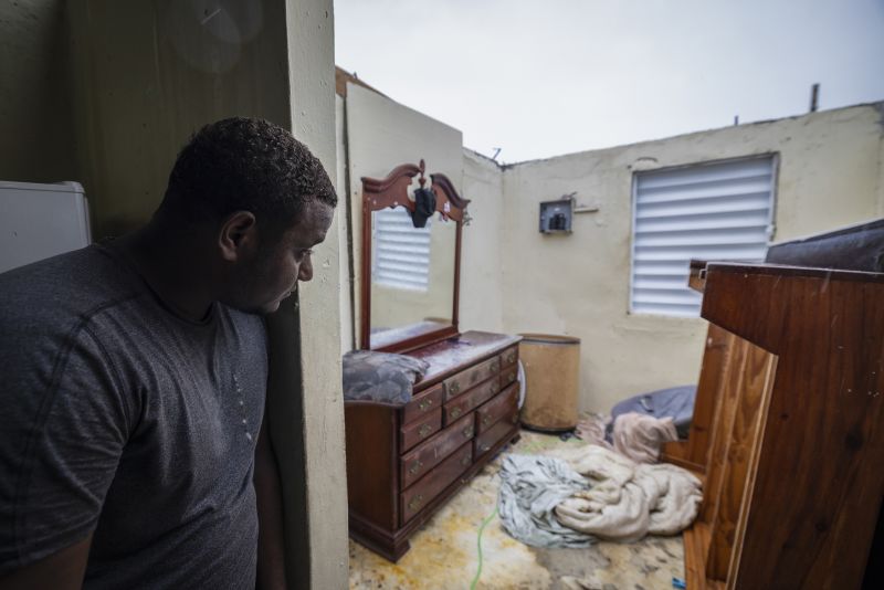Hurricane Fiona causing ‘catastrophic’ flooding in Puerto Rico as the territory remains without power – CNN