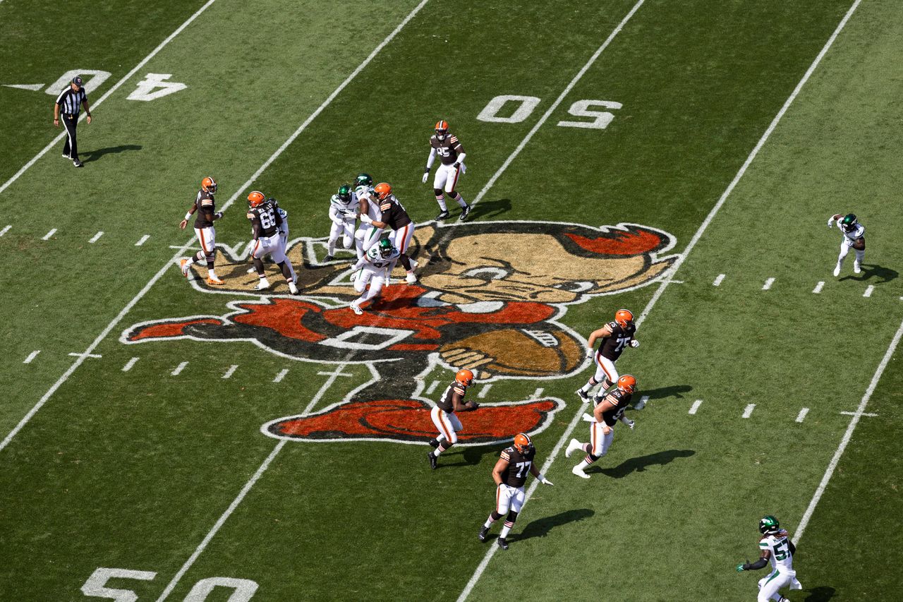 The Cleveland Browns run the ball across midfield against the New York Jets during the first quarter at FirstEnergy Stadium. The Browns ended up losing 31-30 after being up by 13 points with 1:55 remaining in the game. Jets QB Joe Flacco threw for 307 yards and four TDs -- including two in the final two minutes of the game -- to carry the Jets. Sunday's game saw the return of 