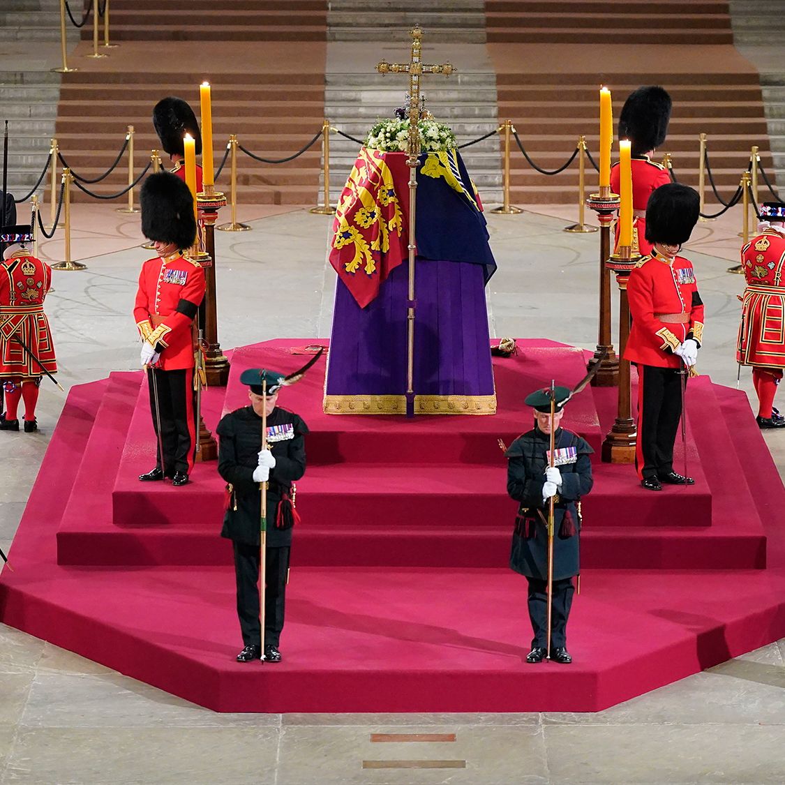 Photos: The UK mourns Queen Elizabeth II | CNN