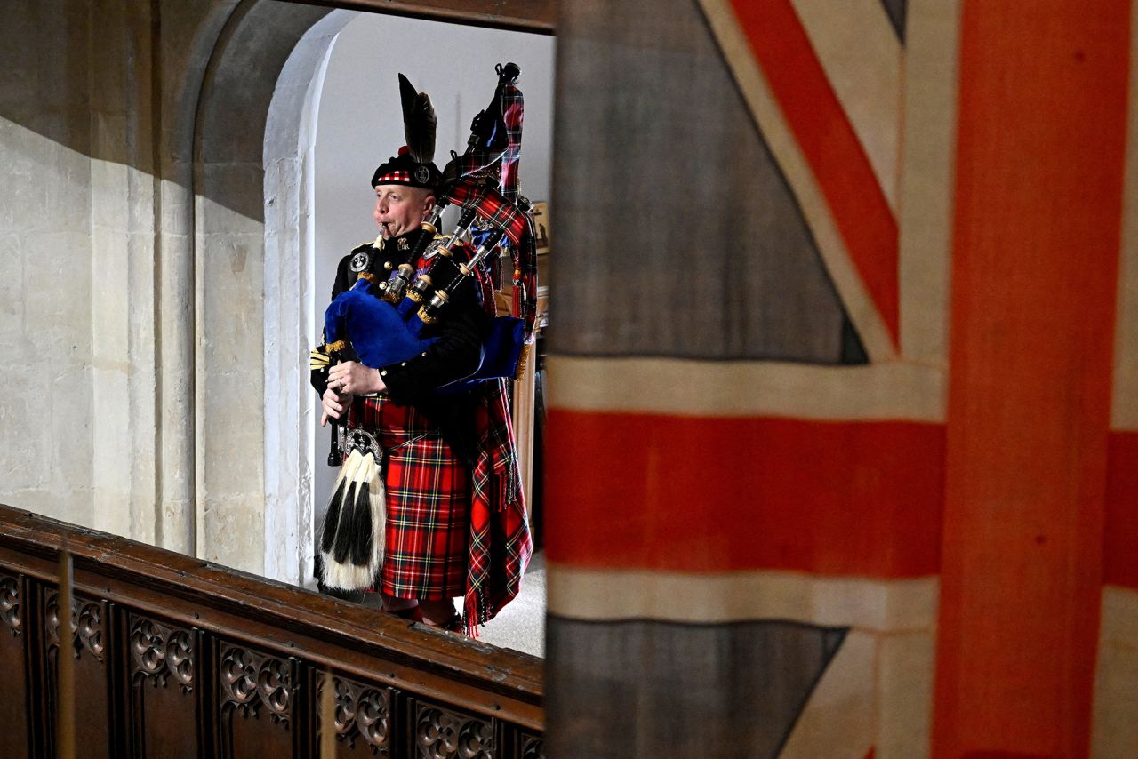 The Queen's Piper, Pipe Major Paul Burns, plays the traditional piece "Sleep, Dearie, Sleep" at the end of her funeral. For most of her reign, <a href="https://www.cnn.com/2022/09/19/uk/queen-piper-funeral-westminster-gbr-intl-scli/index.html" target="_blank">the Queen was roused by the sound of bagpipes played beneath her window</a> -- at all her residences around the country.
