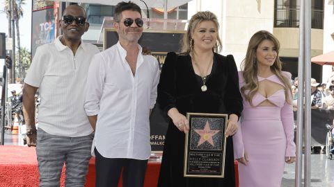 Randy Jackson, Simon Cowell , Kelly Clarkson, and Paula Abdul be  The Hollywood Walk Of Fame Star Ceremony for Kelly Clarkson connected  Monday.