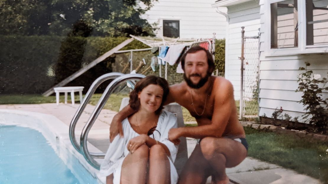 Annie and Steven fell in love over four days in Mexico.