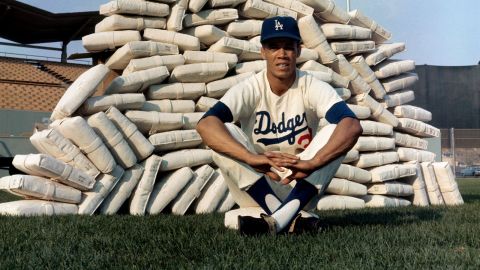 <a href="http://www.cnn.com/2022/09/20/sport/maury-wills-mlb-obit-spt/index.html" target="_blank">Maury Wills,</a> a former star shortstop for the Los Angeles Dodgers, died Monday, September 19, at the age of 89, according to the team. Wills was part of the Dodgers' title-winning teams in 1959, 1963 and 1965. He was a seven-time All-Star, and in 1962 he was named the National League's Most Valuable Player.