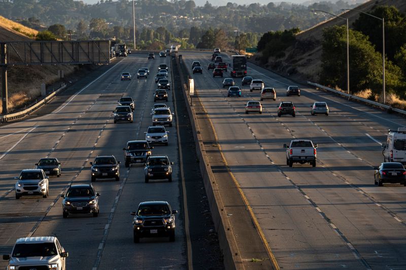 NTSB recomienda técnicas para reducir la conducción bajo los efectos del alcohol y la velocidad en vehículos nuevos