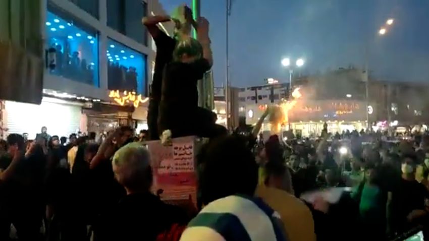 Iran protest in Kerman, Iran. (Twitter/cheshm_abi)