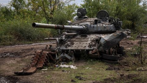 A destroyed Russian tank in the town of Izyum, which was recently liberated by the Ukrainian armed forces, in the Kharkiv region, Ukraine, September 20, 2022.