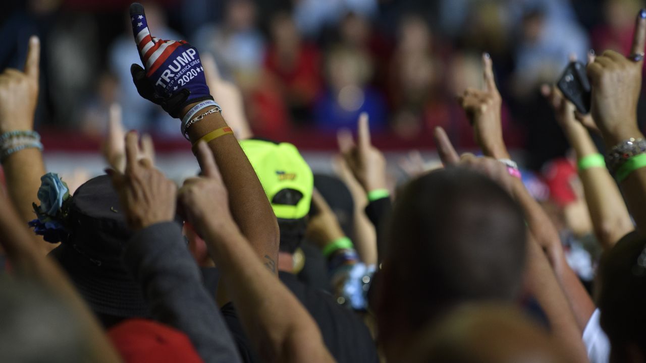 Crowd members put their index fingers at Trump's Ohio rally. 