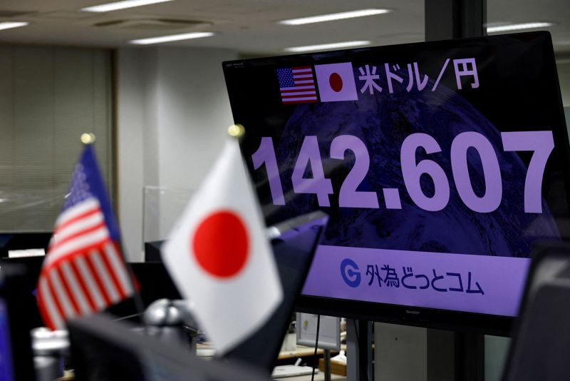 Japón interviene para apoyar al yen