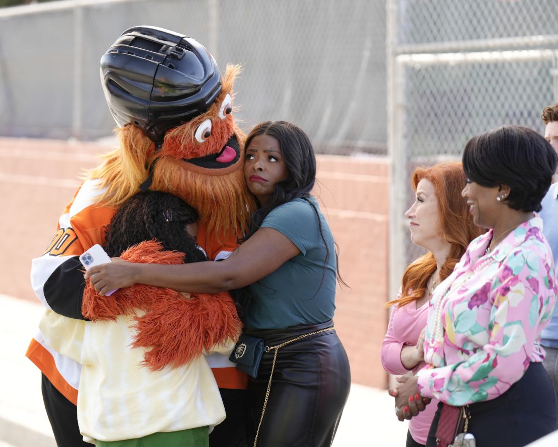 Gritty with Janelle James, Lisa Ann Walter and Sheryl Lee Ralph in "Abbott Elementary" 