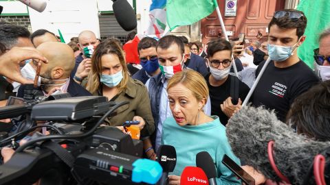 Meloni est le dernier d'une longue lignée de politiciens populistes à succès en Italie.
