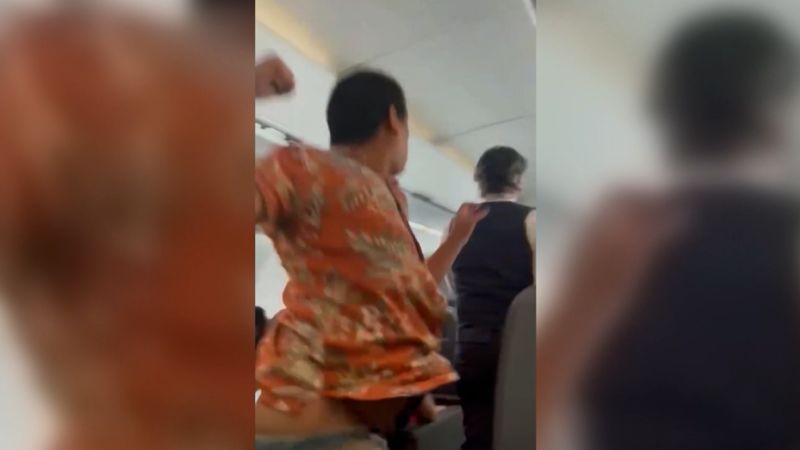 video-passenger-attacks-american-airlines-flight-attendant-cnn