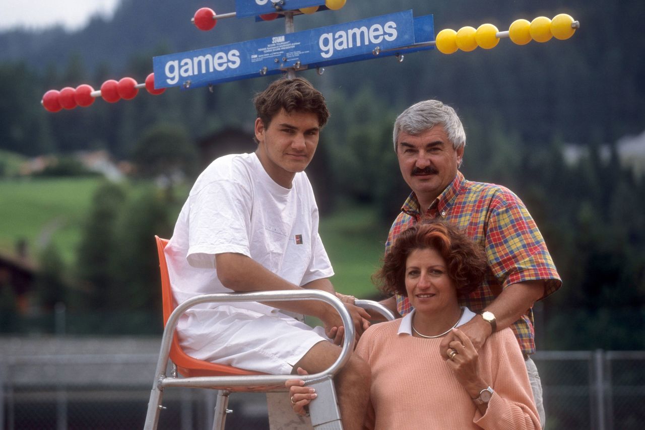 Federer with his parents, Robert and Lynette, in 1998.