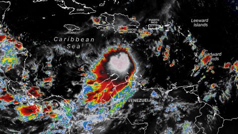 Tropische depressie Negen gelegen boven de centrale Caribische Zee vrijdagochtend.
