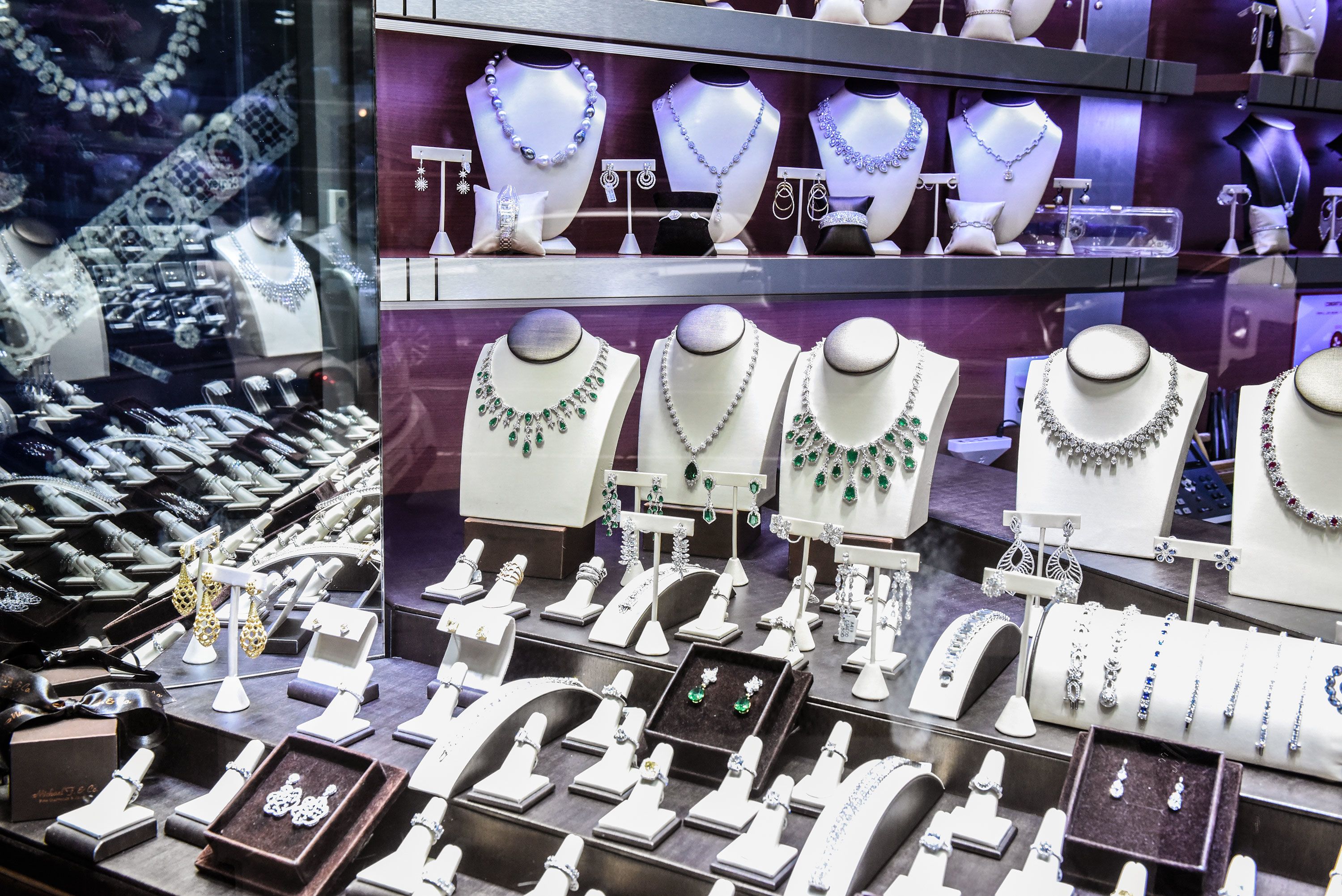 Holiday shopping 2021: A wedding boom is helping to drive jewelry