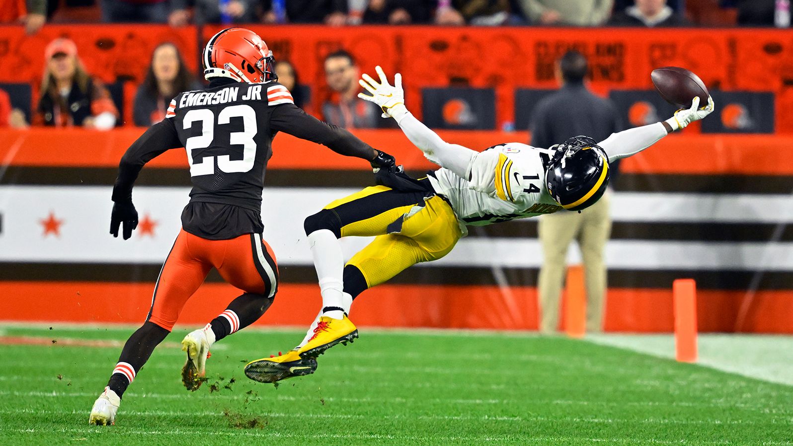 Pittsburgh Steelers wide receiver George Pickens makes a sensational, one-handed catch over Cleveland Browns cornerback Martin Emerson Jr. on September 22. Unfortunately for Pickens, the <a href="index.php?page=&url=https%3A%2F%2Fwww.cnn.com%2F2022%2F09%2F23%2Fsport%2Fcleveland-browns-pittsburgh-steelers-tnf-nfl-spt-intl%2Findex.html" target="_blank">Steelers lost 29-17</a> after the Browns bounced back from an embarrassing Week 2 loss to the New York Jets.