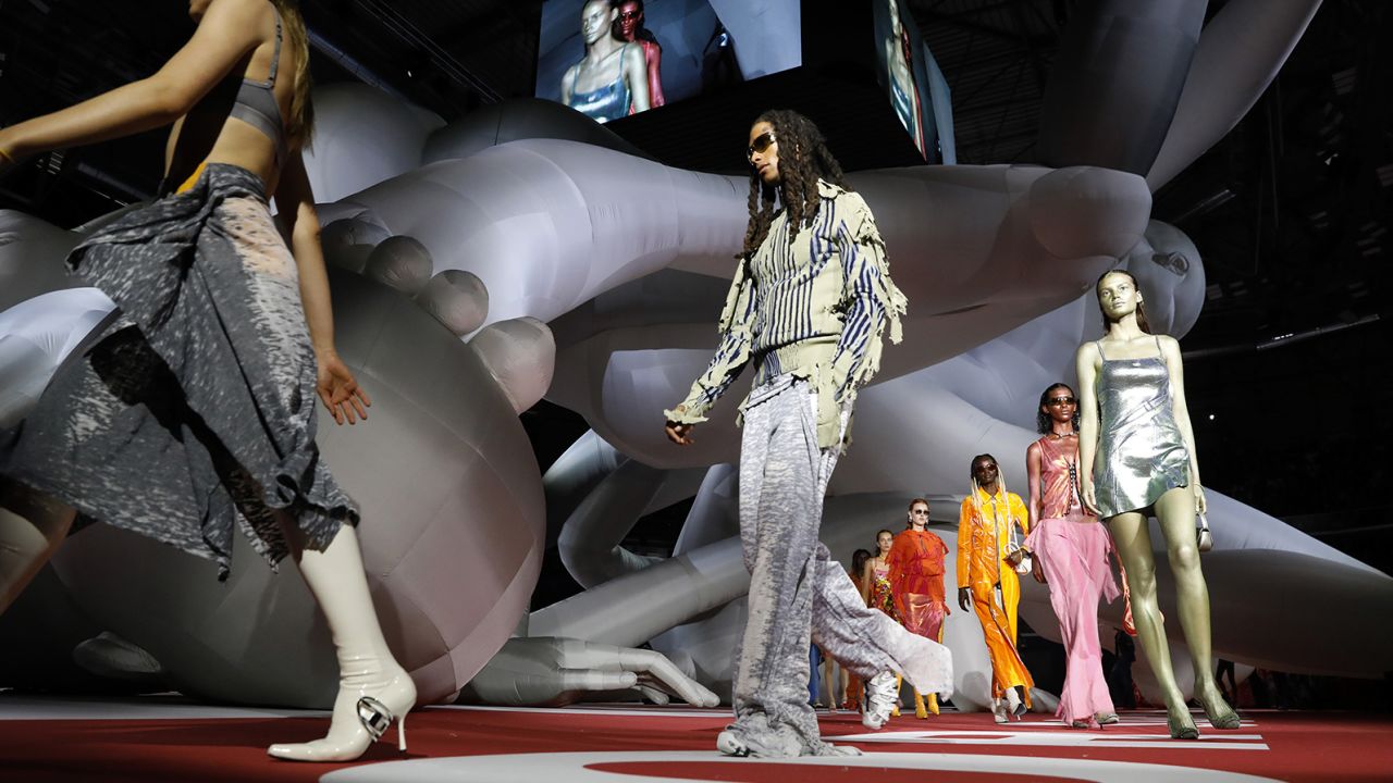 MILAN, ITALY - SEPTEMBER 21: Models walk the runway of the Diesel Fashion Show during the Milan Fashion Week Womenswear Spring/Summer 2023 on September 21, 2022 in Milan, Italy. (Photo by Tristan Fewings/Getty Images)