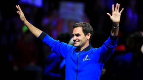 Federer waves to the crowd at the Laver Cup in London. 