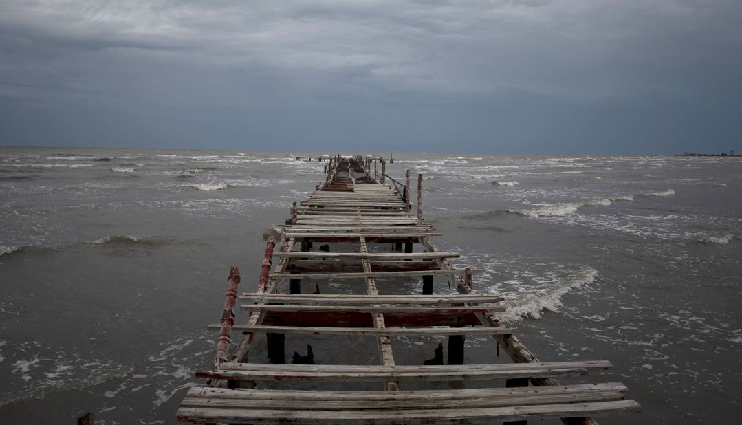 Waves kick up along the shore of Batabano as <a href="https://us.cnn.com/2022/09/27/weather/hurricane-ian-cuba-florida-tuesday/index.html" target="_blank">Hurricane Ian reaches Cuba</a> on Monday.
